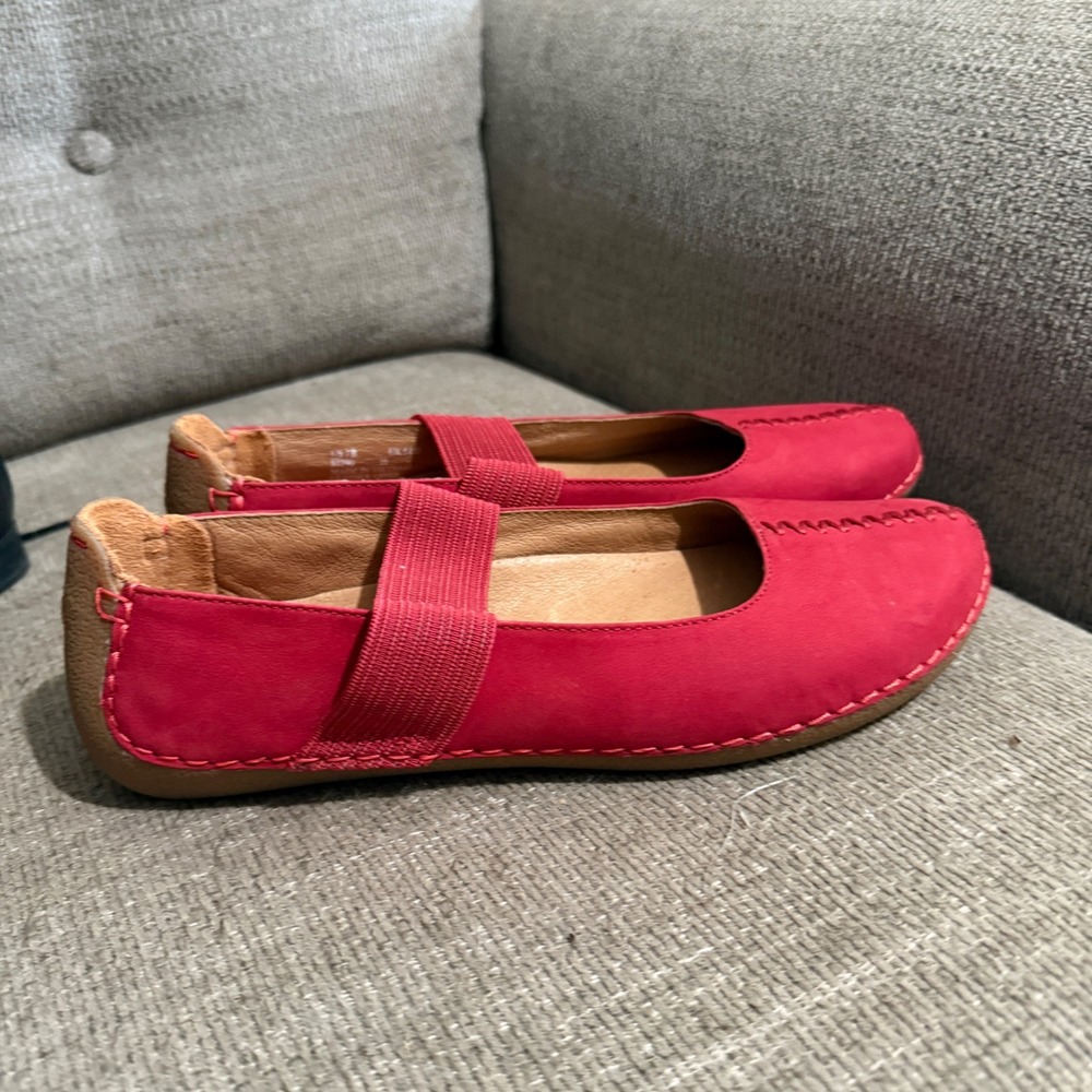 Clarks Artisan Mary Jane Flats Red Leather Whipstitch 7B Excellent Never Worn - Picture 4 of 7